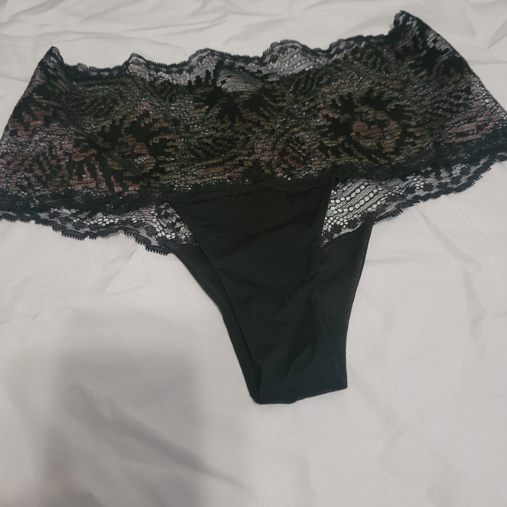 Ladies Laperla panties size large